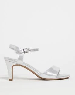 Barely There Sandal EEE Fit