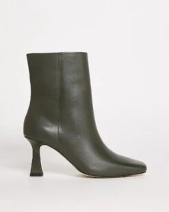 Leather Square Toe Boot E Fit
