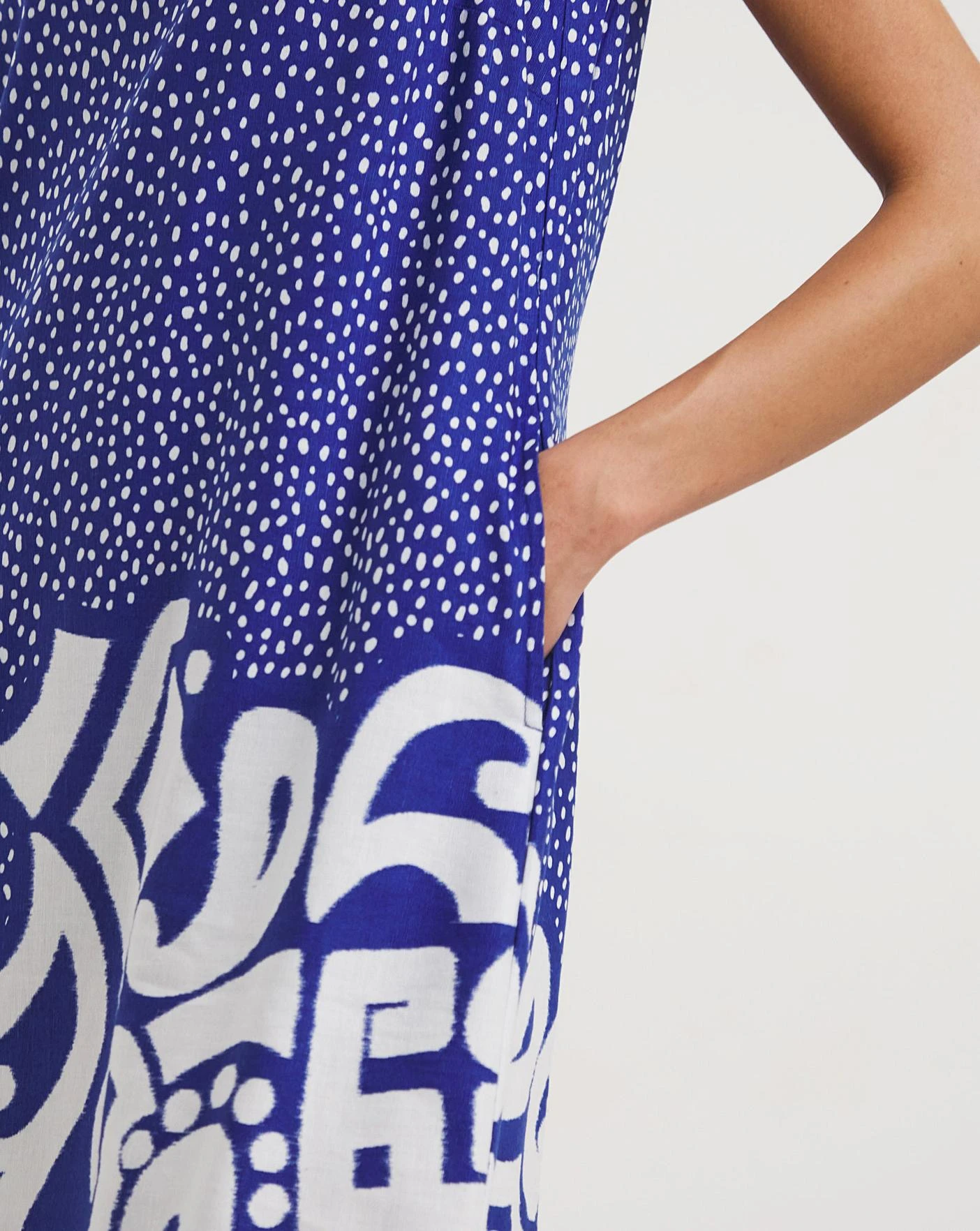 Border Print Linen Shift Dress 3 Border Print Linen Shift Dress - Image 3