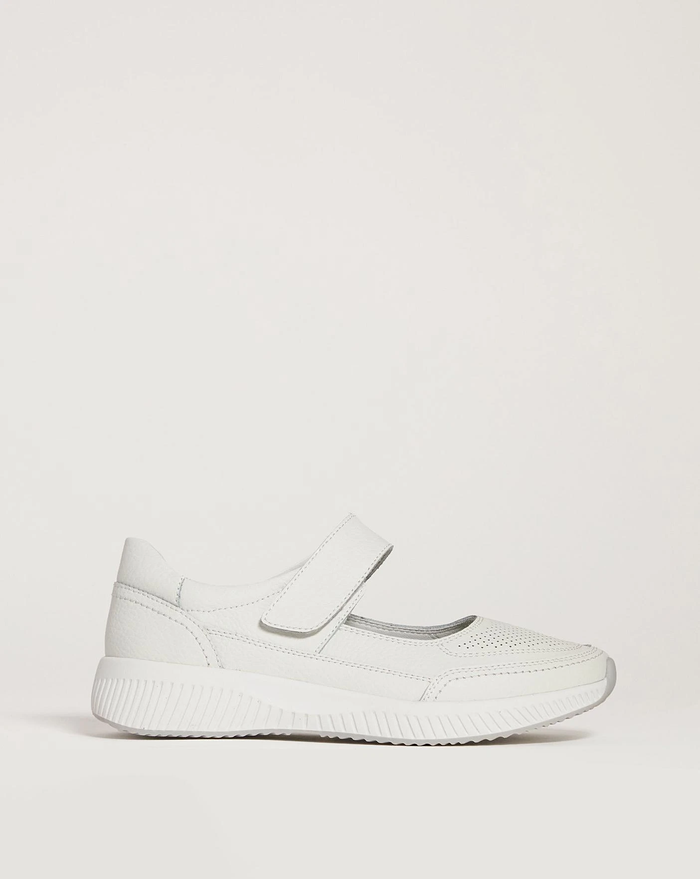 Leather Touch & Close Shoe E Fit 1 Leather Touch & Close Shoe E Fit