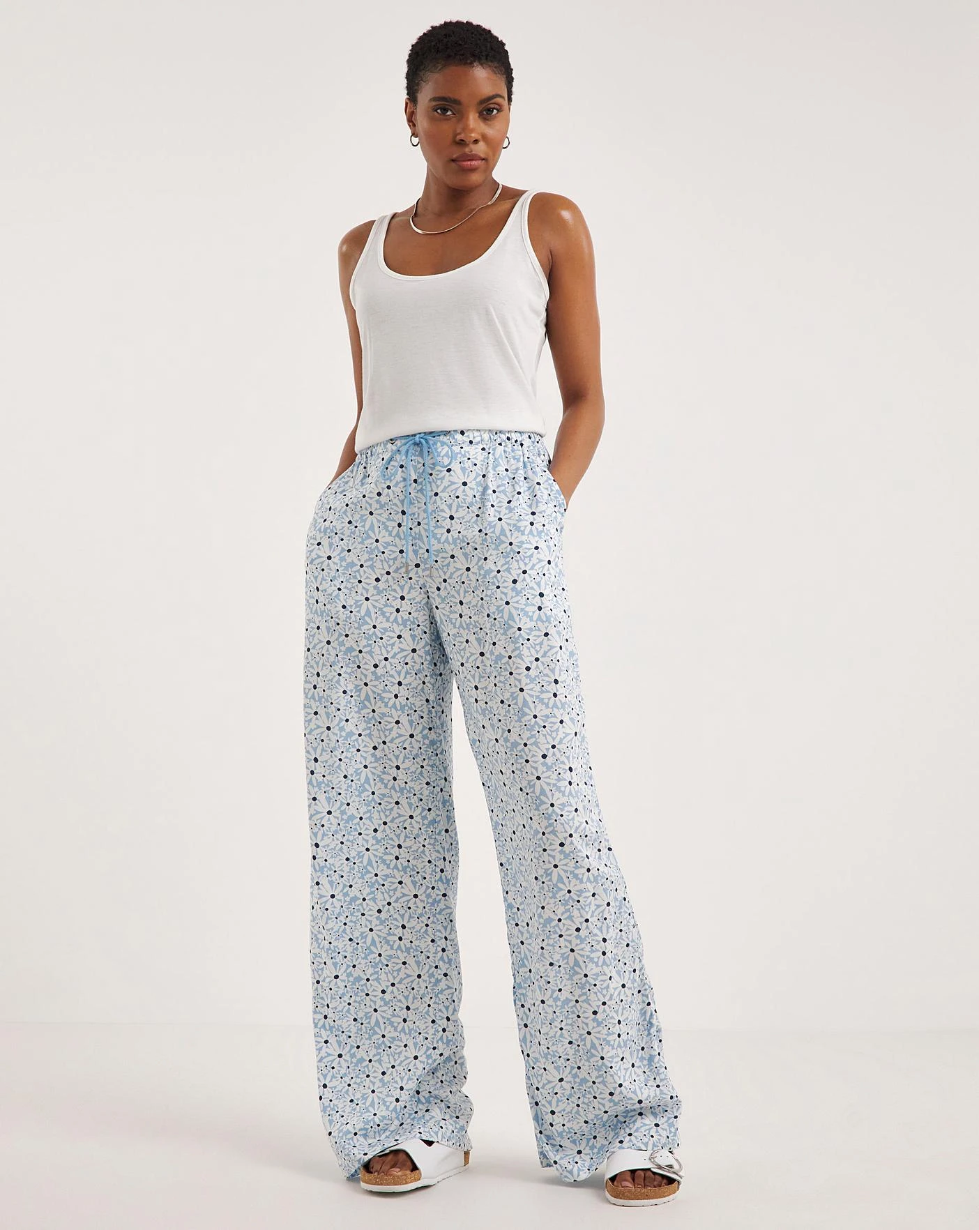 Spun Viscose Pull On Wide Leg Trousers 1 Spun Viscose Pull On Wide Leg Trousers