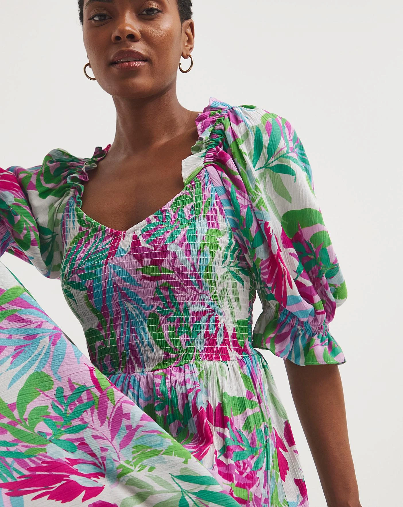 Shirred Bodice Dress With Puff Sleeve 4 Shirred Bodice Dress With Puff Sleeve - Image 4